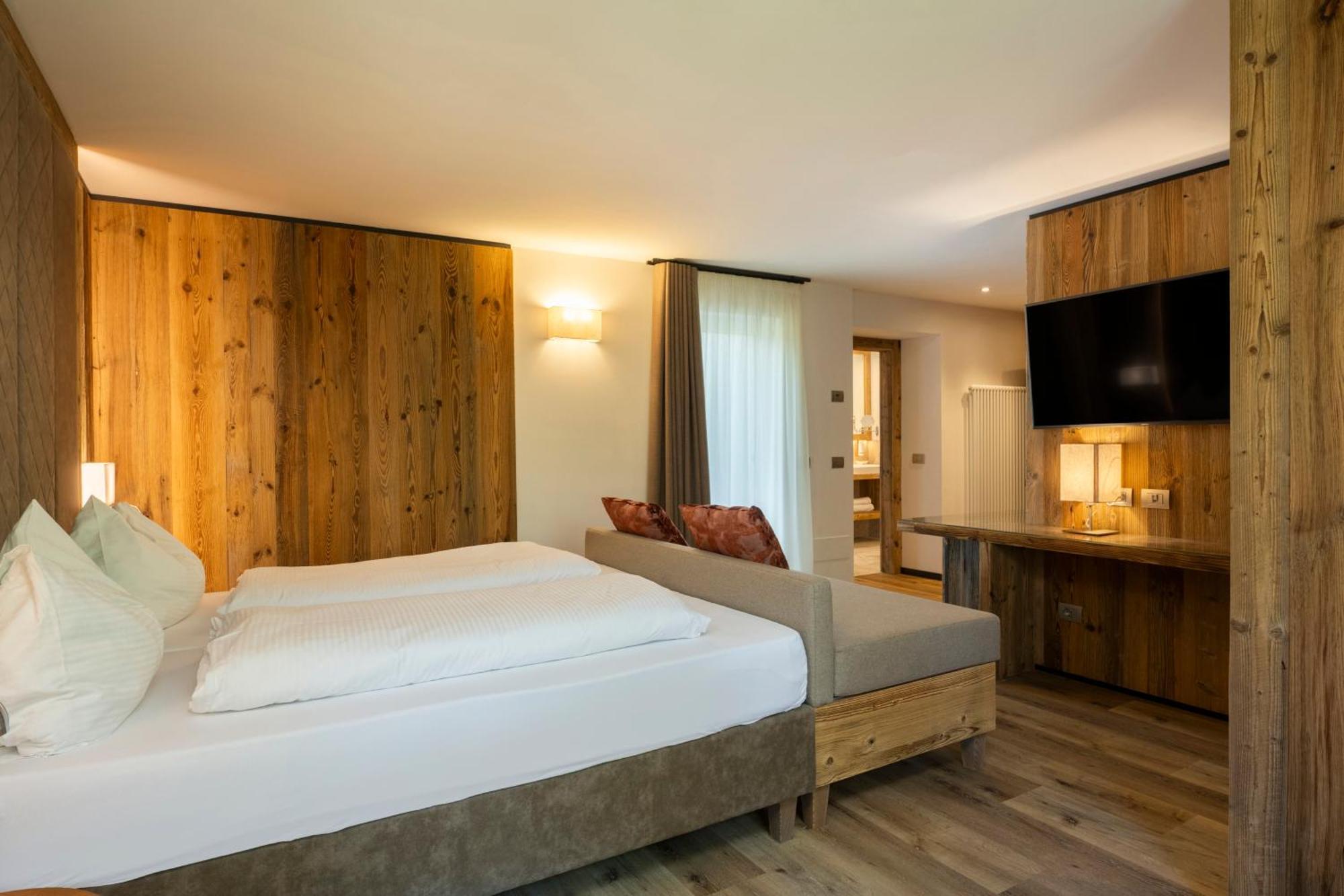 Hotel Pineta Baselga di Pine Bagian luar foto