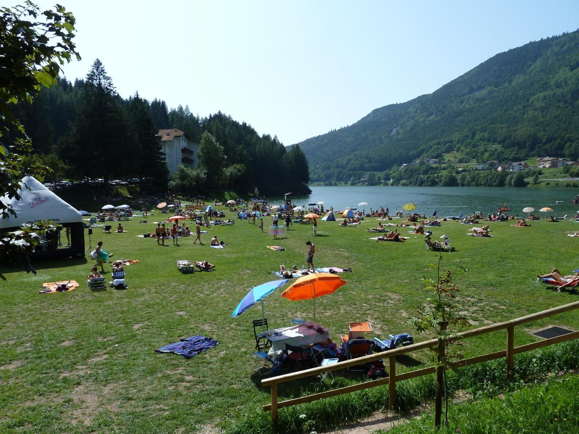 Hotel Pineta Baselga di Pine Bagian luar foto