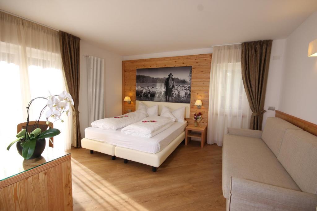 Hotel Pineta Baselga di Pine Bagian luar foto