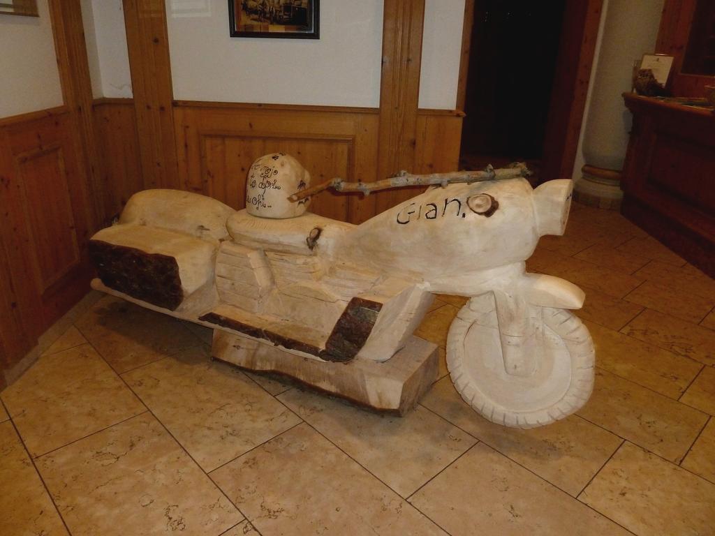 Hotel Pineta Baselga di Pine Bagian luar foto
