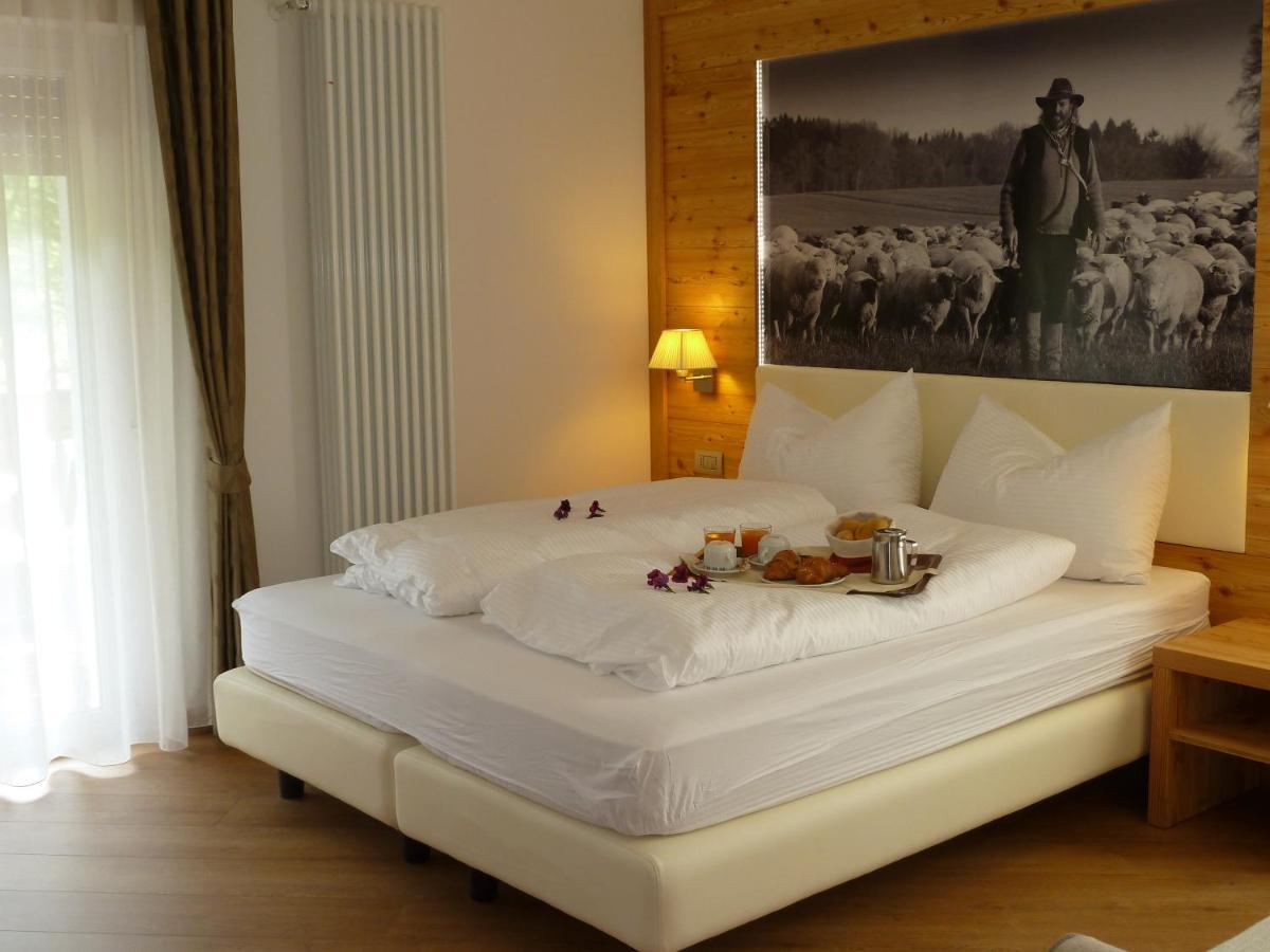 Hotel Pineta Baselga di Pine Ruang foto